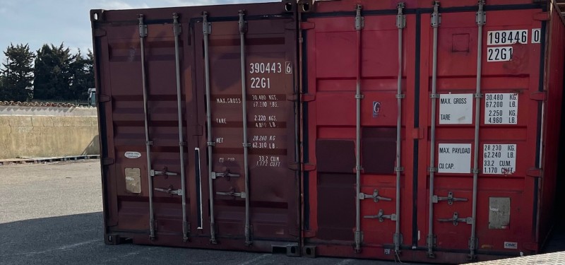 Container en extérieur de 15 m2 disponible à la location courte ou longue durée